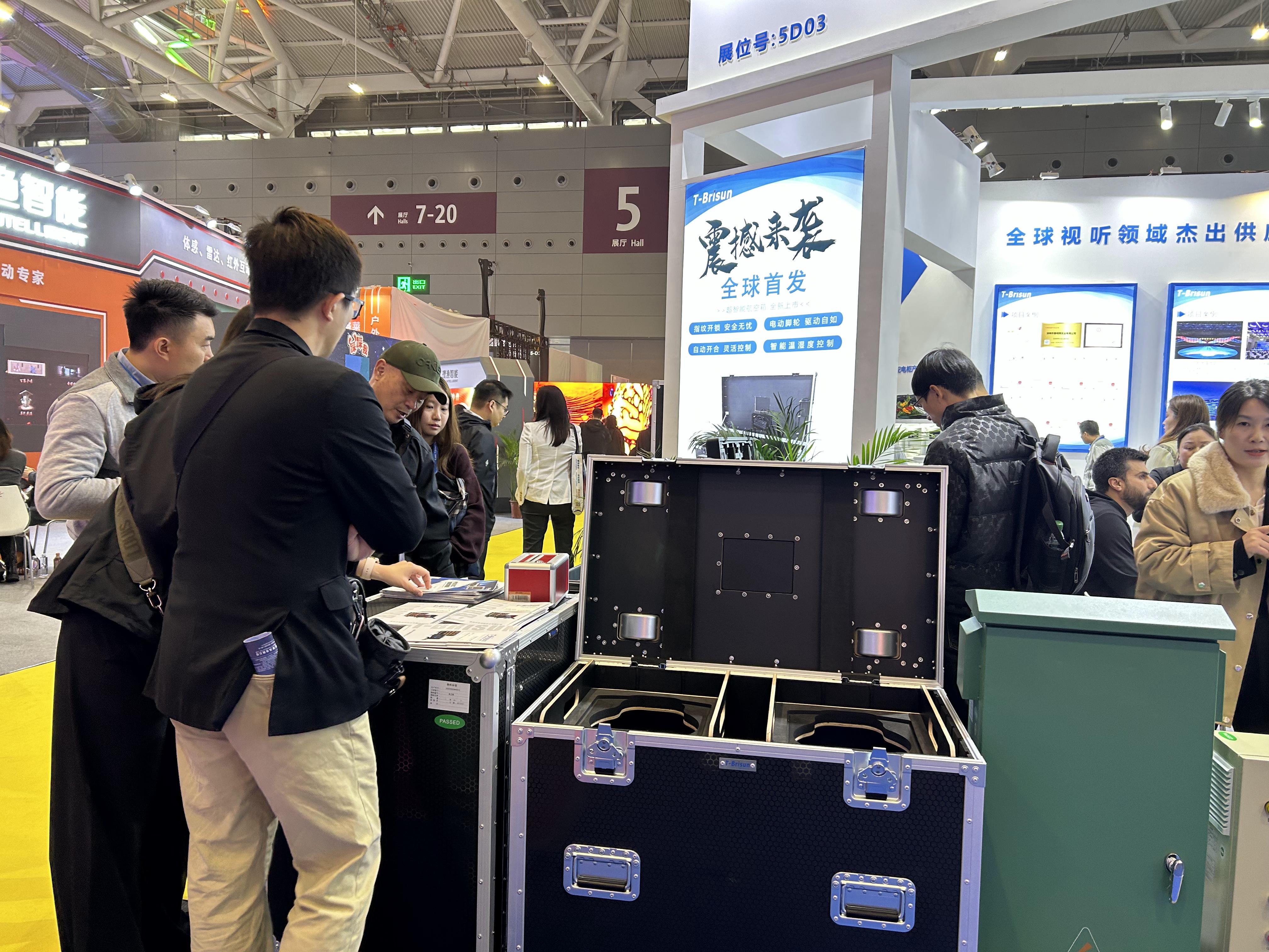 ISLE 2025現(xiàn)場(chǎng)直擊!泰明輝攜智能航空箱亮相現(xiàn)場(chǎng)! ISLE 2025現(xiàn)場(chǎng)直擊!泰明輝攜智能航空箱亮相現(xiàn)場(chǎng)!